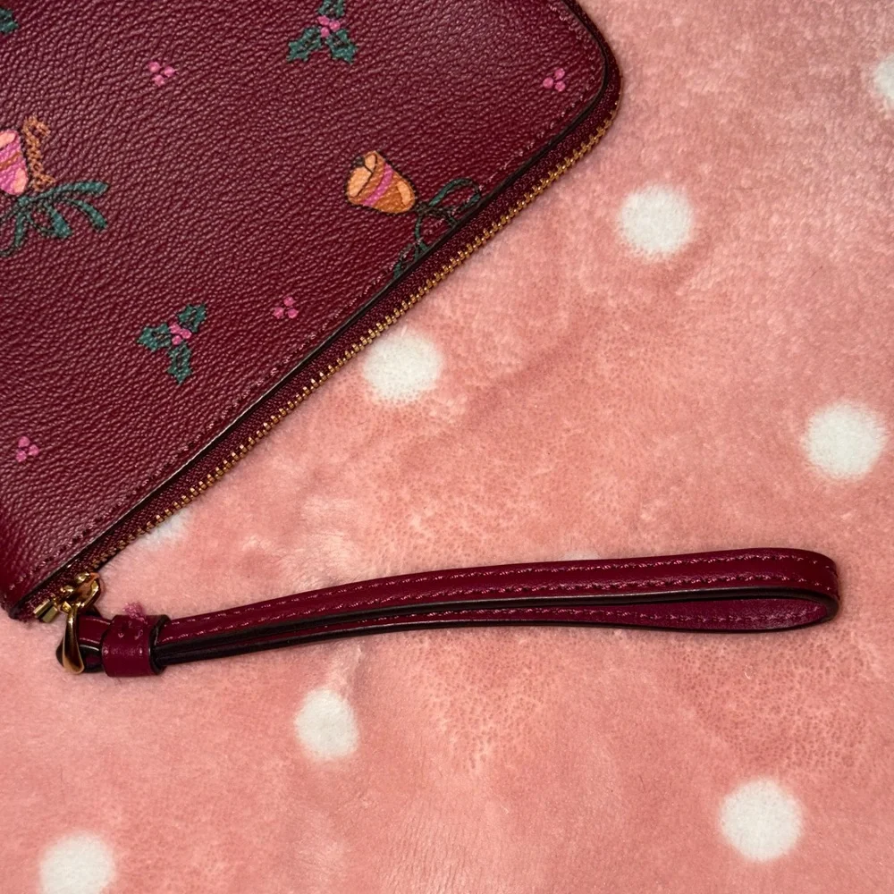 Coach Limited EditionHoliday Bells Burgundy Leather Wristlet NWOT - Picture 4 of 5